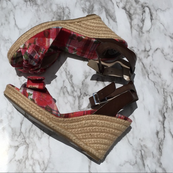 Marc Fisher | red plaid wedge sandals espadrilles - Picture 3 of 7